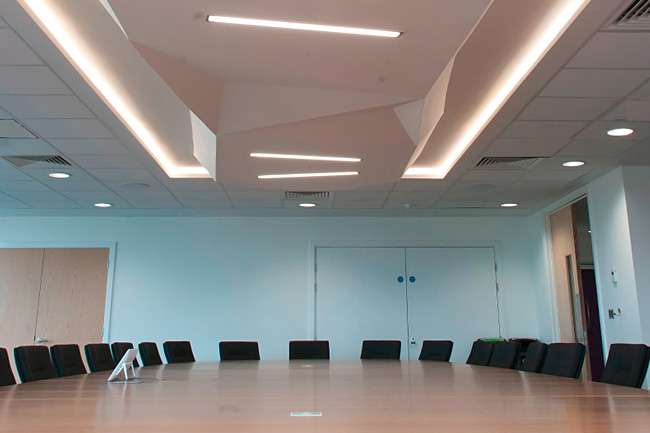 education lighting project - recessed aluminium profiles, meeting room, loughborough university
